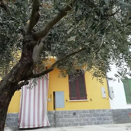 Casa vacanze L'ulivo,casa Di Campagna. Cortiglione